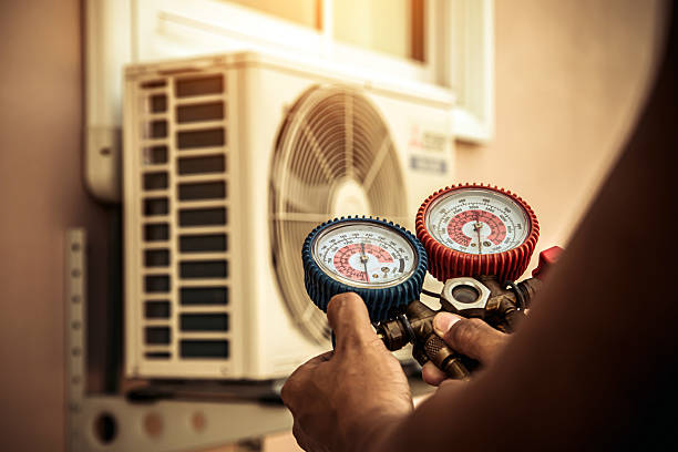 Professional Hvac technician working in Elkhart, TX